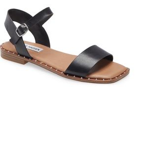 Steve Madden Treated Sandal - black leather - size 9